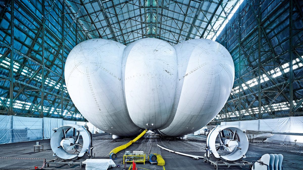 Największa machina latająca świata: Airlander 10 1