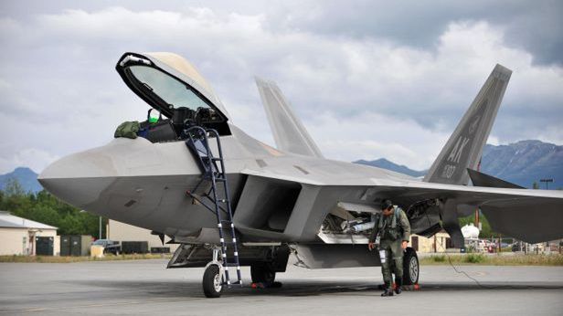 Raptor wciąż śmiertelnie groźny... dla swoich pilotów 1