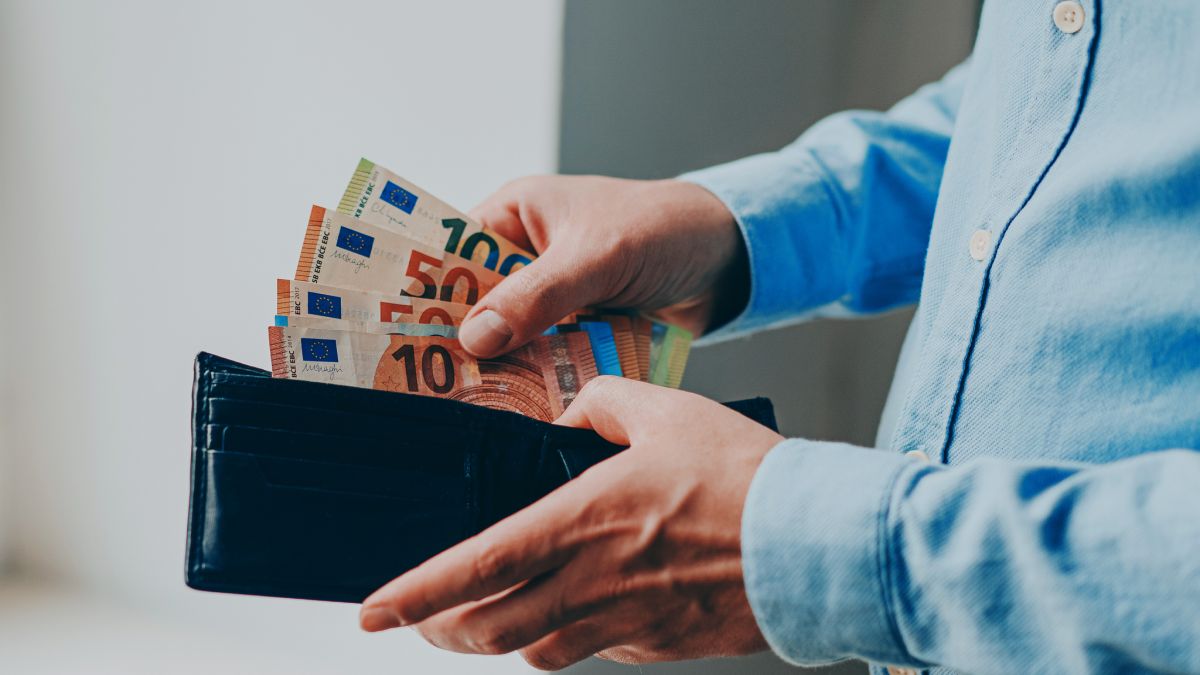 Eurostat podał dane odnośnie płacy minimalnej w styczniu