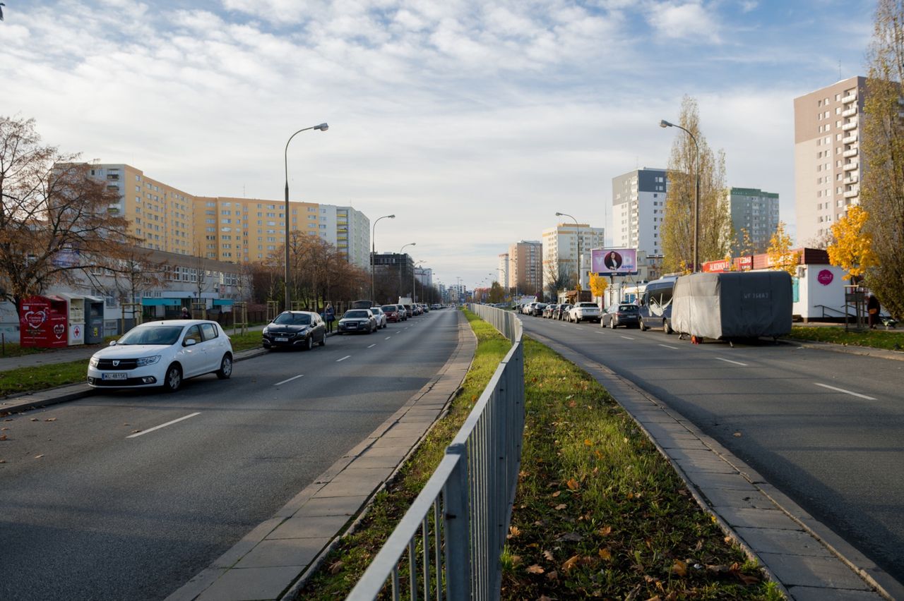 Warszawa. Na skrajnym prawym pasie zostaną wyznaczone równoległe miejsca postojowe, fot. Zarząd Dróg Miejskich