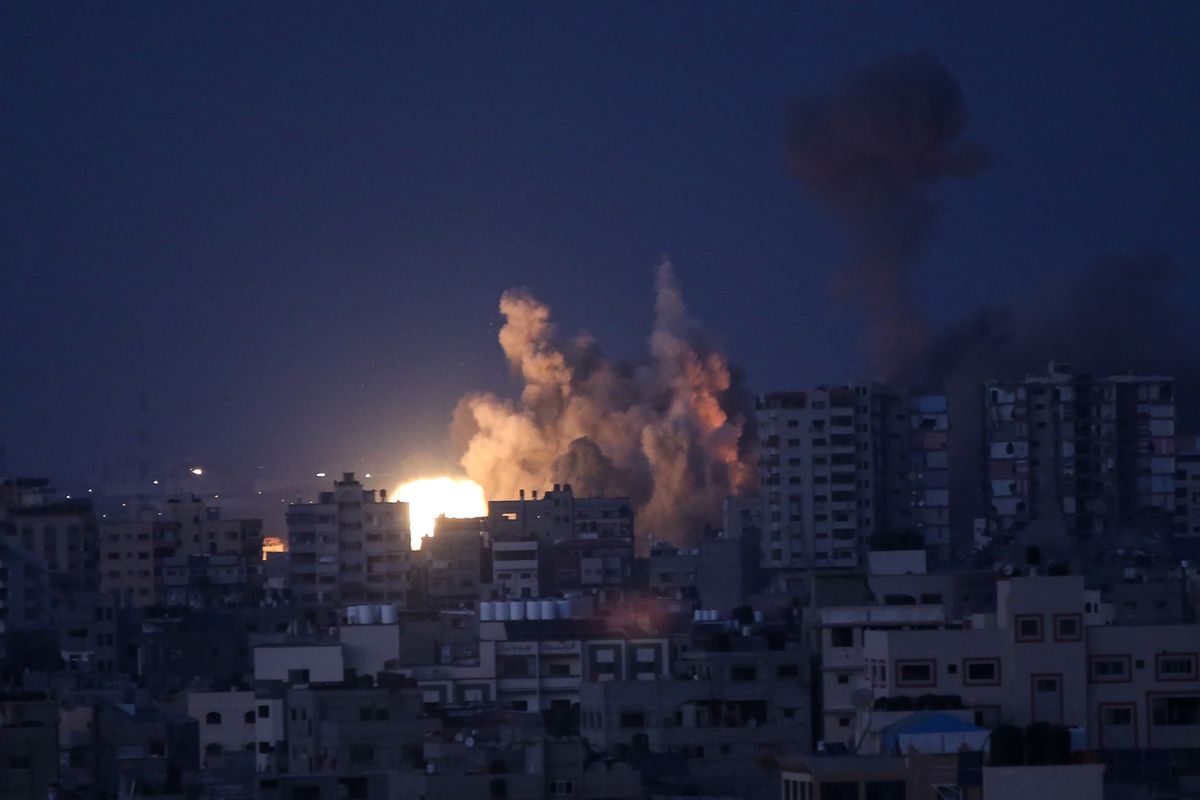Nocny atak Izraela. Media palestyńskie: uderzenia w pobliżu szpitali