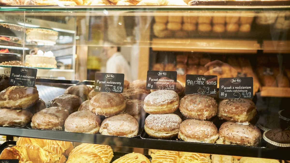 Polish Economy Ahead of Interest Rates
Price tags on donuts at a bakery in Arena market place in Wroclaw, Poland, on Tuesday, March 5, 2024. The Polish national bank, also known as Narodowy Bank Polski (NBP), will announce rates on March 6. Photographer: Bartek Sadowski/Bloomberg via Getty Images
Bloomberg
european, polish, inflation, poland economy polish economy, e.u., eu, consumer goods, euro members, industries, business news, retailing, emea