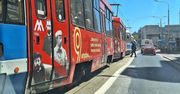 Sznur tramwajów stoi w centrum Wrocławia. W wagonie złamał się pantograf. Są objazdy dla kilku linii