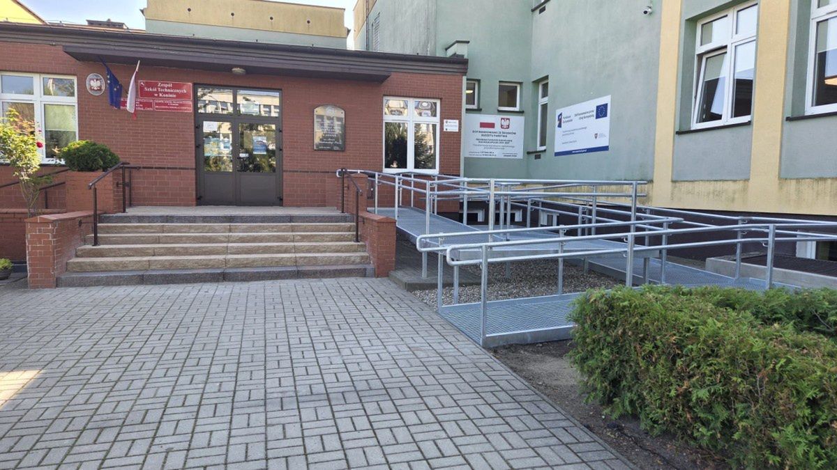 Konin: Podjazd zamiast barier – nowa inwestycja w Zespole Szkół Technicznych