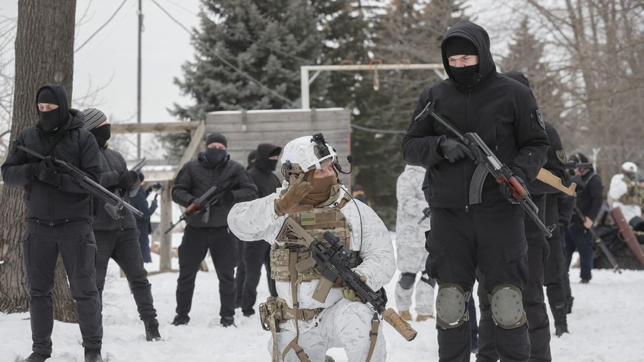 Ukraińcy szkolą cywilów i liczą na pomoc z zewnątrz