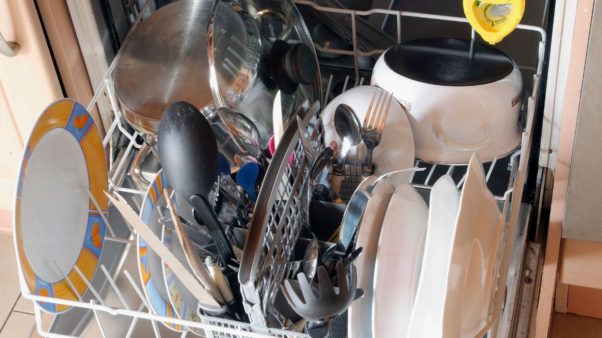 Jak wyczyścić zmywarkę? 