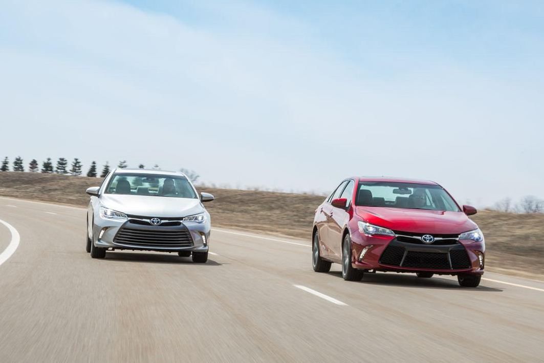 Toyota Camry (2015) – odważniejsza [wideo]