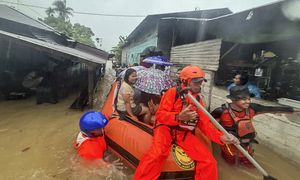 Niszczycielskie powodzie na Sumatrze. Rośnie liczba ofiar