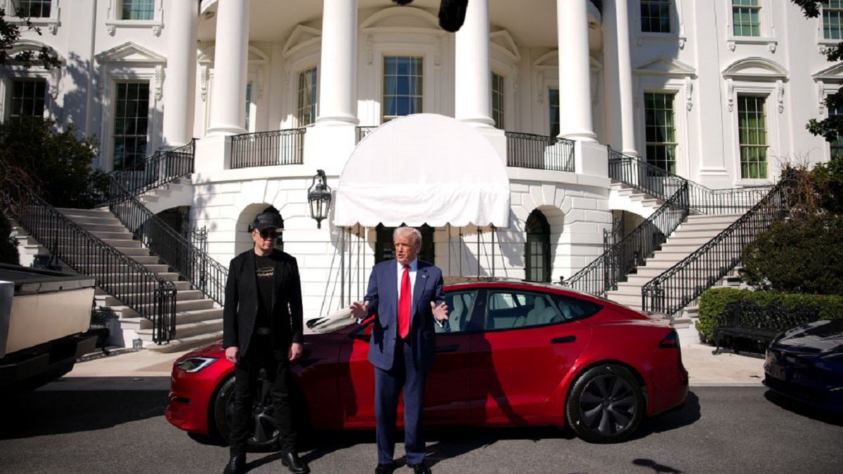 President Trump Speaks Alongside Tesla Vehicles At The White House
Andrew Harnik
bestof, topix