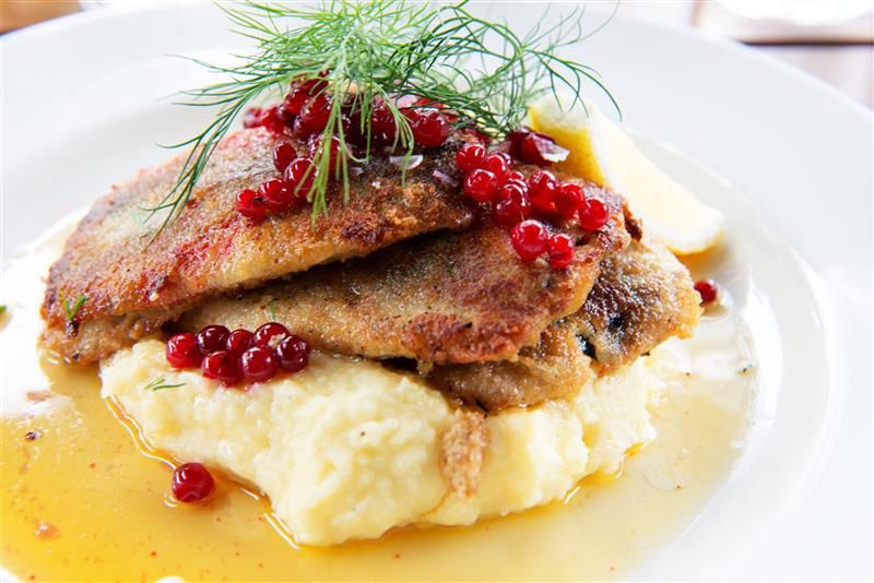 Teściowa serwuje śledzie na ciepło. Mają większe wzięcie niż karp i ryba po grecku