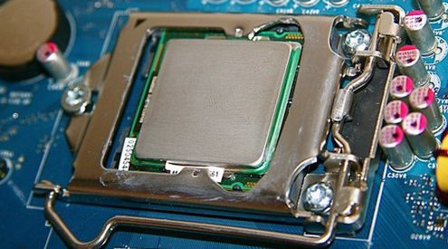 Pierwsze testy procesorów Intel Atom PineTrail - nie jest najlepiej!
