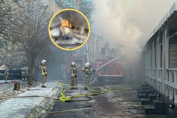 Ogromny pożar domków w Pogorzelicy. "Akcję utrudnia mróz"