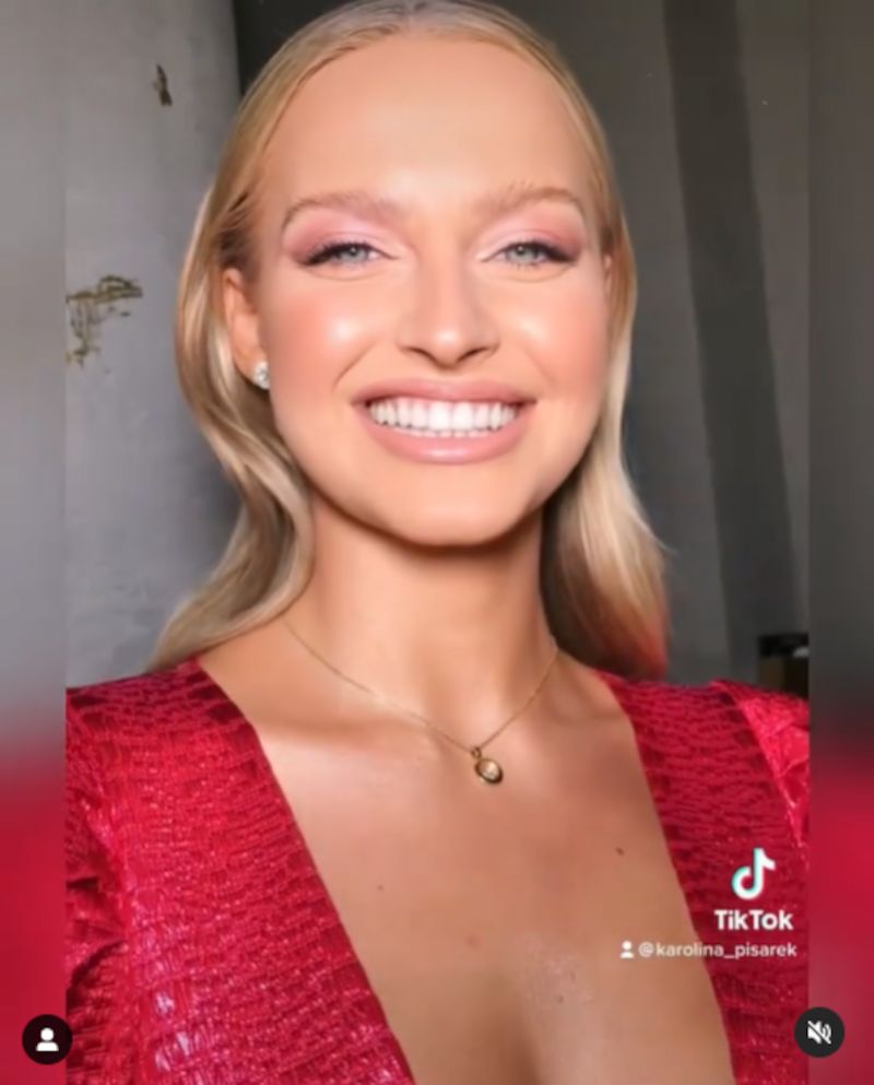 Karolina Pisarek chwali się stylizacją na ślub znajomej. Przesadziła? 
