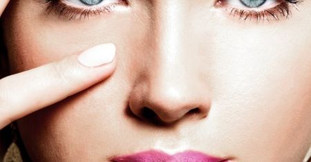 Lakier odpryskuje z twoich paznokci? Dzięki tym trikom manicure zawsze będzie supertrwały