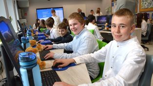 Sieradz: Nowoczesna pracownia komputerowa otwarta w Szkole Podstawowej nr 6. Została urządzona za 150 tys. złotych