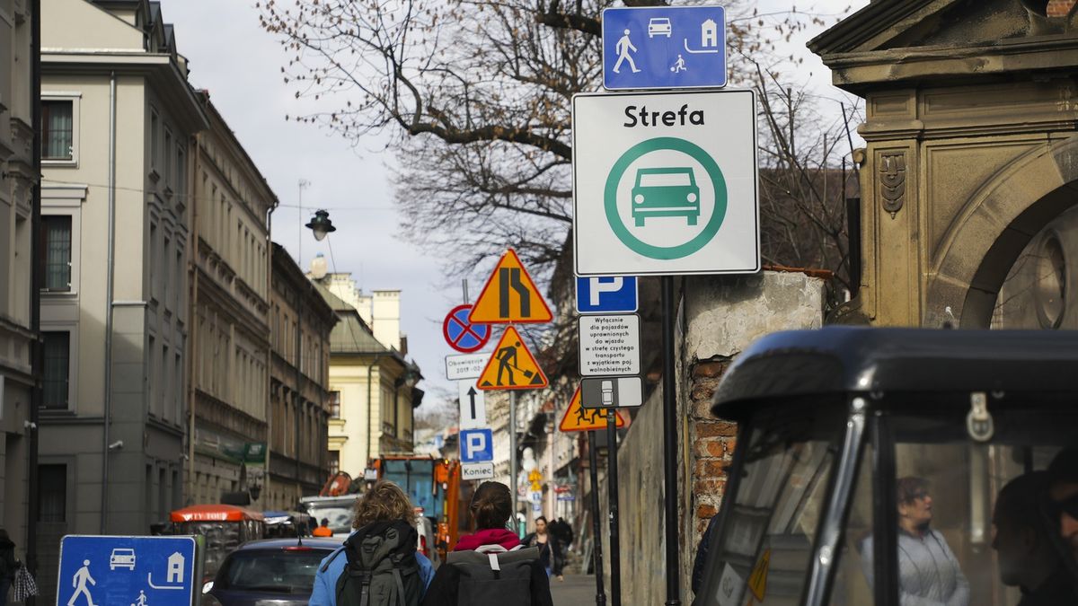 Mniej wykluczające strefy mogą okazać się skuteczniejsze. Będą zachęcały do kupowania mniej obciązających środowisko aut