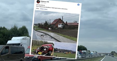 Autobus zderzył się z autem i wjechał w dom. Droga była zablokowana