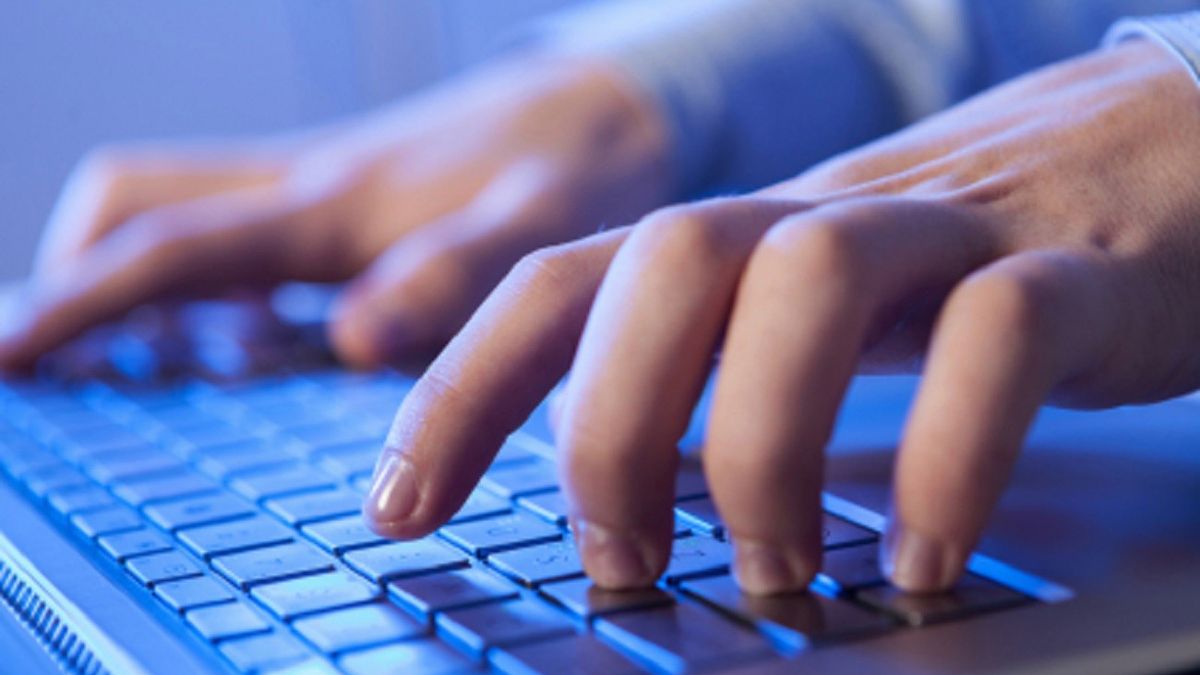 33-latek okradał ludzi przez internet. Grozi mu 8 lat więzienia (fot. Flickr)