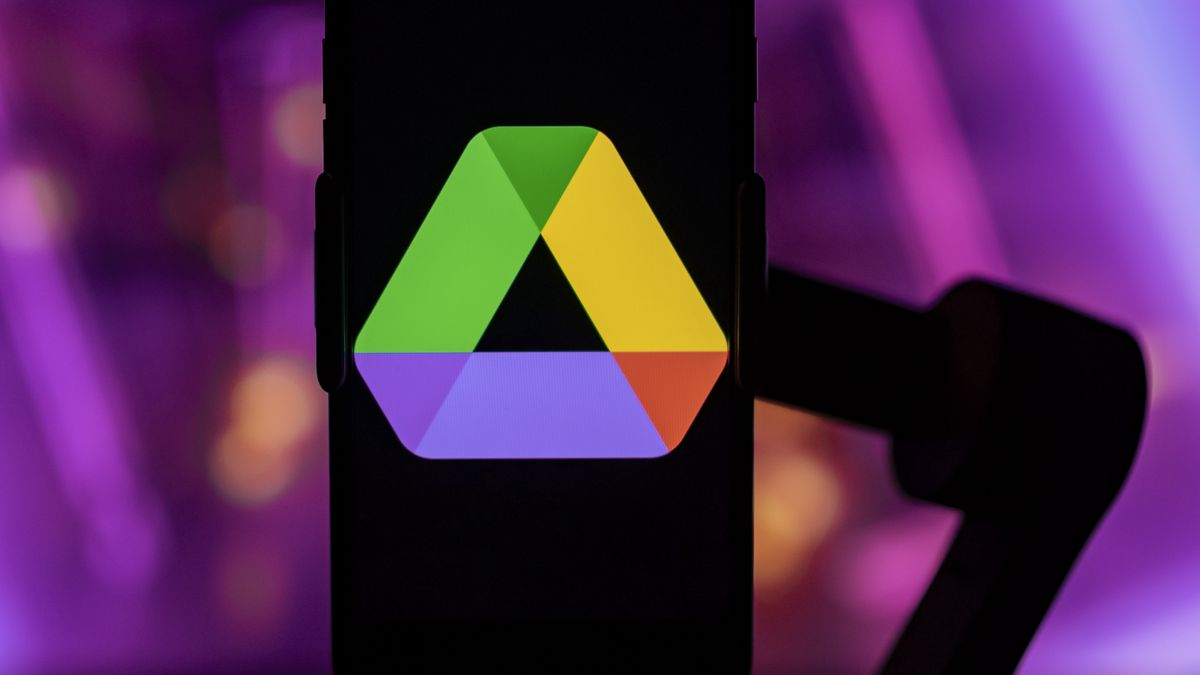 INDIA - 2022/12/08: In this photo illustration, a Google drive logo is seen displayed on a mobile phone screen. (Photo Illustration by Idrees Abbas/SOPA Images/LightRocket via Getty Images)