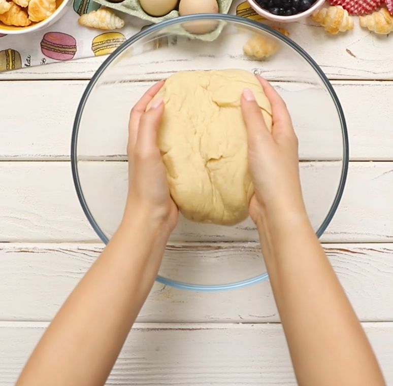 Dough for blueberry buns