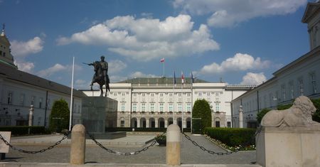 Wybory 2020 druga tura. Na jakie zarobki może liczyć przyszły prezydent? Wynagrodzenie i dodatki