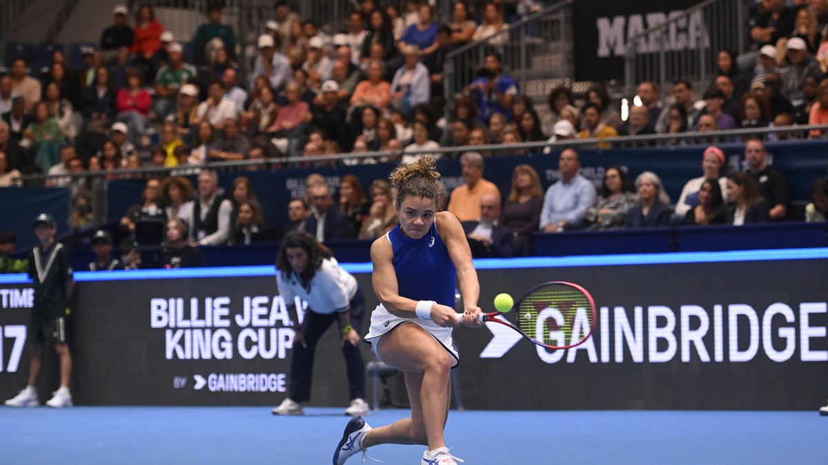 SEVILLE, SPAIN - NOVEMBER 12: Jasmine Paolini of Team Italy in actin during her match against Leylah Fernandez during the Billie Jean King Cup Final match between Canada and Italy at Estadio de La Cartuja on November 12, 2023 in Seville, Spain. (Photo by Tullio Puglia/Getty Images)
