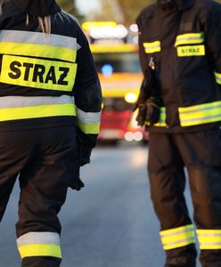 Wypadek na przejeździe kolejowym. Samochód wjechał pod pociąg