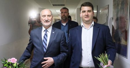 Misiewicza życie po życiu. Był symbolem kadr PiS, czym zajmuje się teraz?