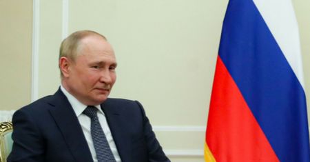 Tajemnica zegarka Putina. Napisano ile kosztuje, chwilę później informacja zniknęła