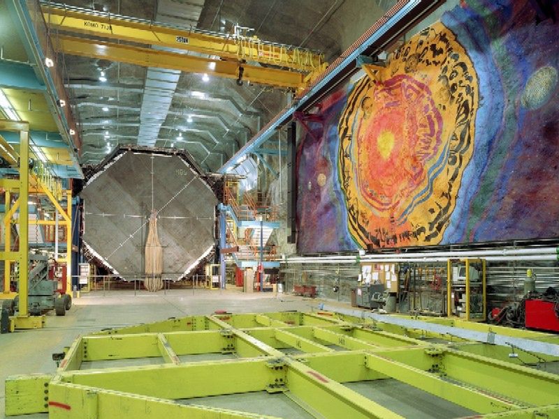 Sterylne neutrino ratuje Wszechświat