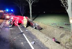 Śmiertelny wypadek w województwie opolskim. Kierowca uderzył w drzewo