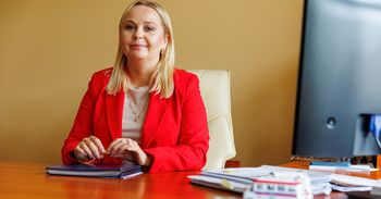 Każdy chce szybką pomoc, ale nikt nie chce karetki za własnym płotem. Nowa dyrektor pogotowia o realnych wyzwaniach