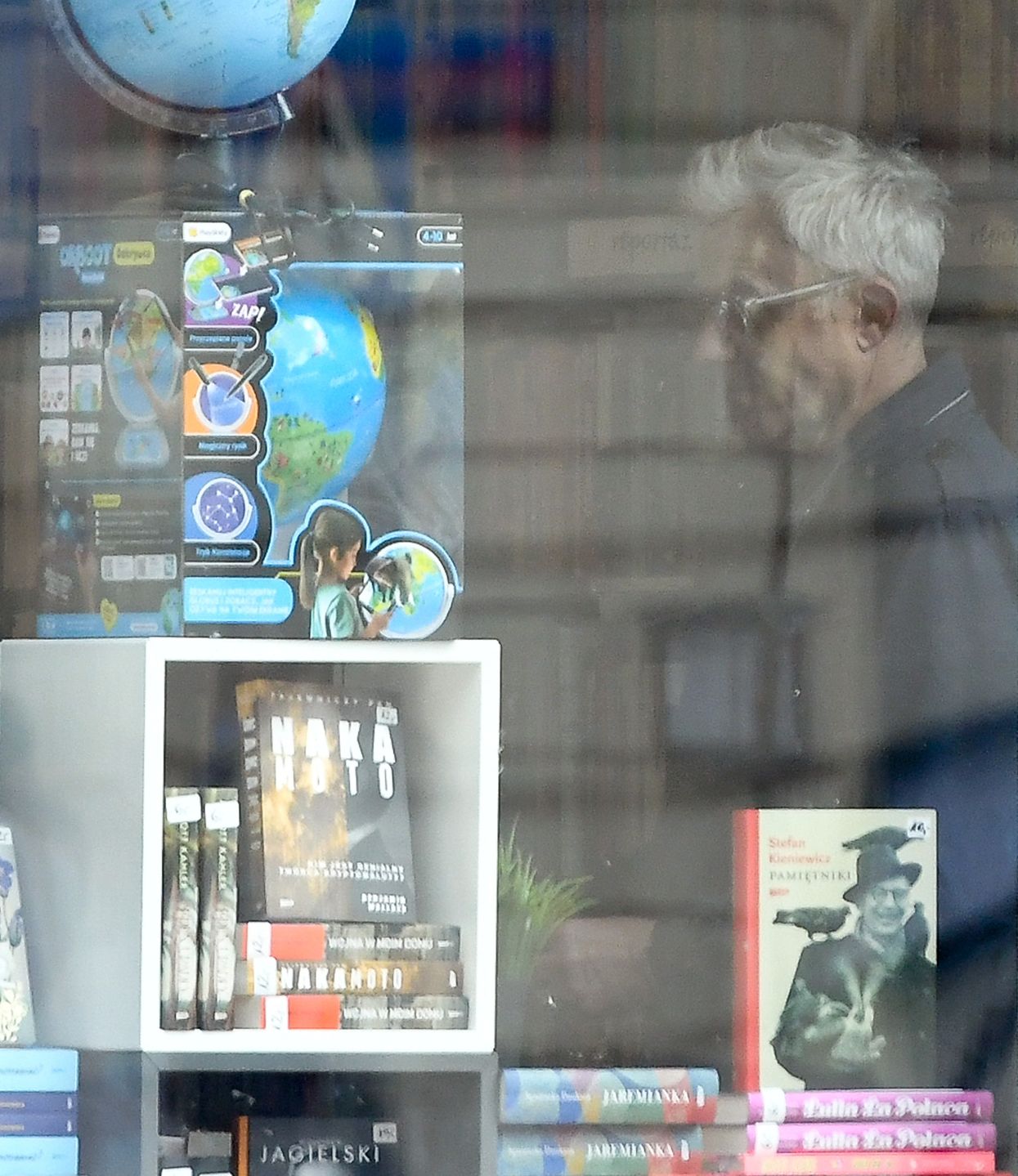 Hubert Urbański sfotografowany z drogim zegarkiem