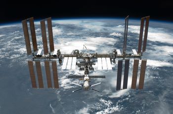 NASA dokłada 946 mln dol. dla SpaceX. Trzy kolejne loty na ISS