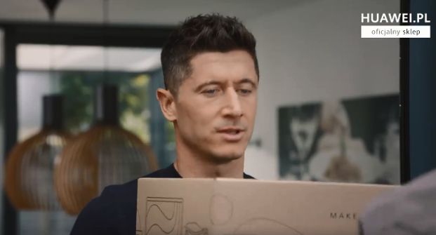 Robert Lewandowski w reklamie sklepu internetowego Huawei