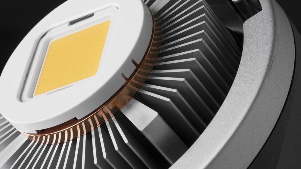 Quadralite Atlas LED - lampa światła ciągłego z plenerowym akumulatorem 1