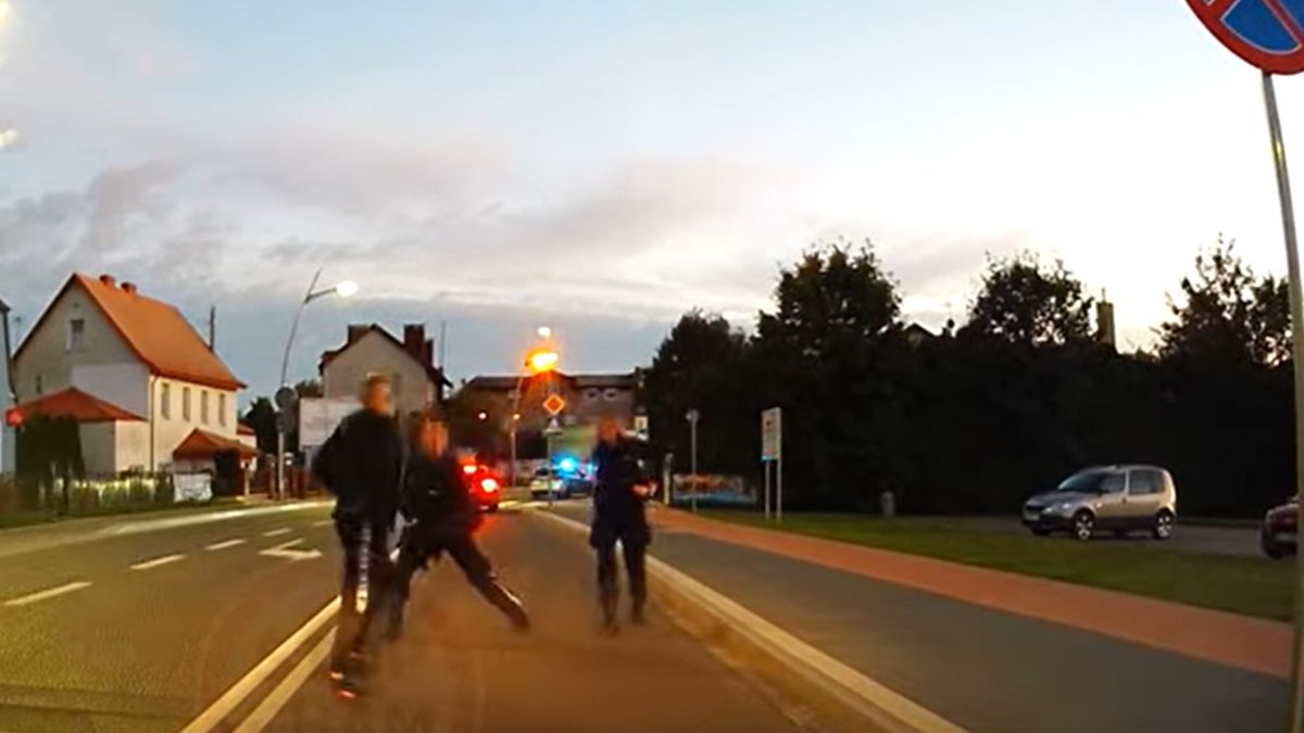 Karateka ruszył na policjantów