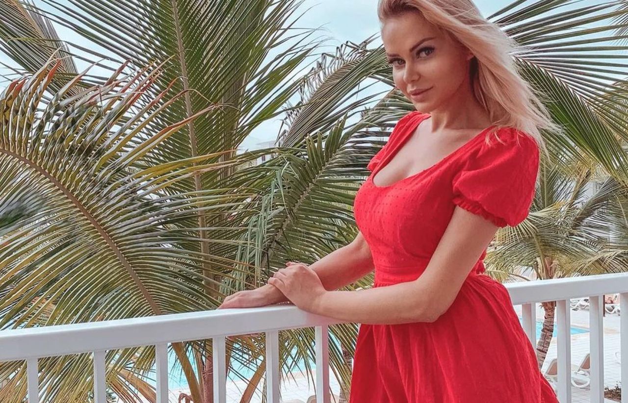 Ola Ciupa w chmurach. Niewiele na siebie założyła