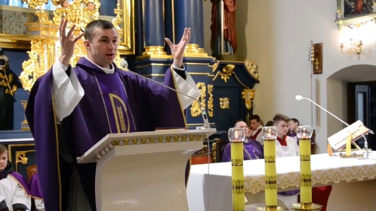 Pochowała męża. Martwi się o jedną rzecz. Ksiądz Sebastian Picur nie wytrzymał. Zdjęcie ilustracyjne. 