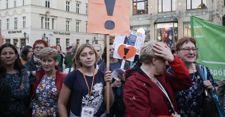Nastroje wśród nauczycieli "najgorsze w historii". Prawie wszyscy chcieliby strajku