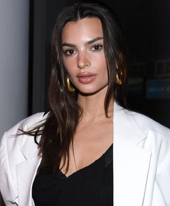 Emily Ratajkowski pokazała dekolt. Świeżo upieczona mama miała wolny wieczór