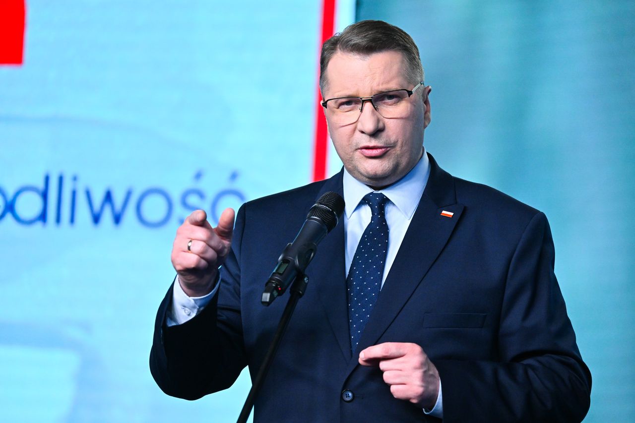 Majątek Czarnka. Dom zniknął z oświadczenia, polityk wyjaśnia