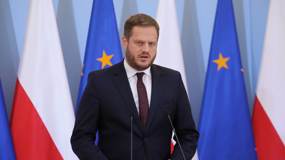 Warszawa, 15.09.2021. Sekretarz stanu w Kancelarii Prezesa Rady Ministrów Janusz Cieszyński podczas briefingu prasowego w siedzibie KPRM w Warszawie, 15 bm. (jm) PAP/Paweł Supernak