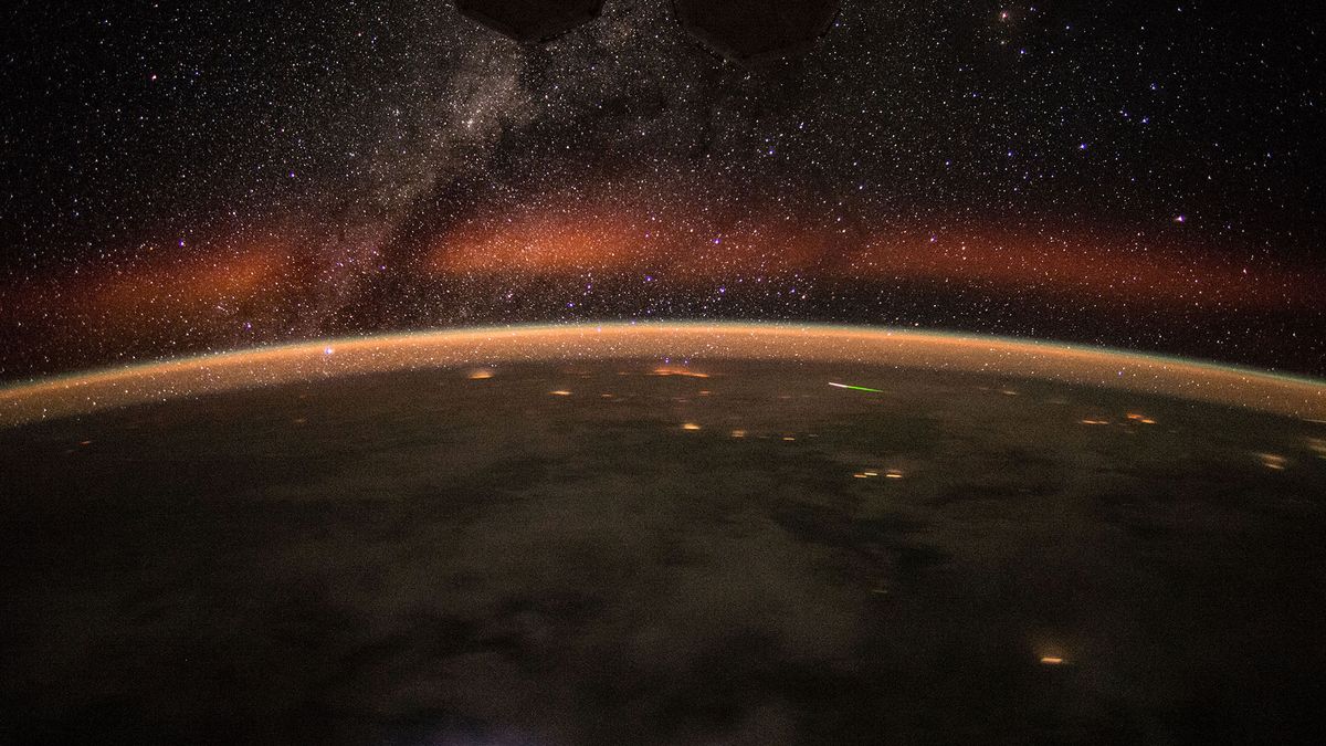 Tak wyglądają spadające gwiazdy z kosmosu. NASA pokazała zdjęcia 1