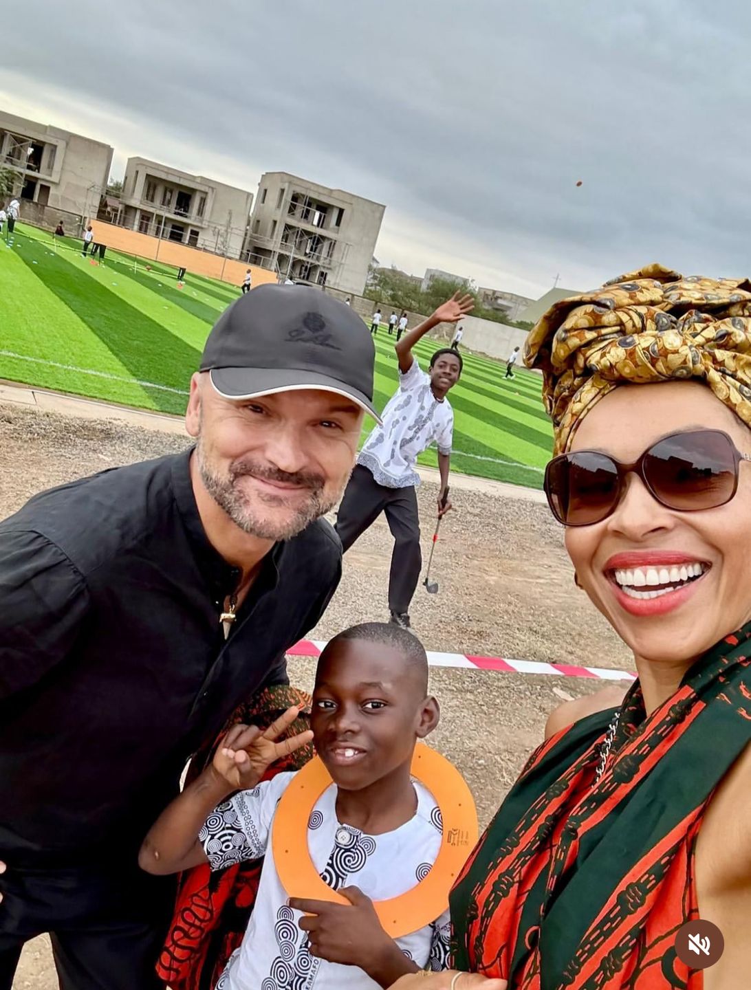 Omenaa Mensah upamiętniła ojca