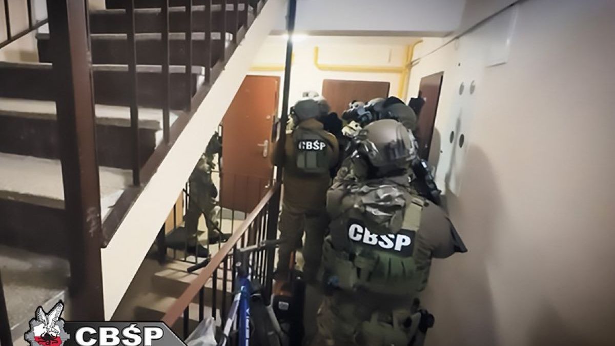 ĆBŚP rozbiło gang narkotykowy. Wśród zatrzymanych pseudokibice