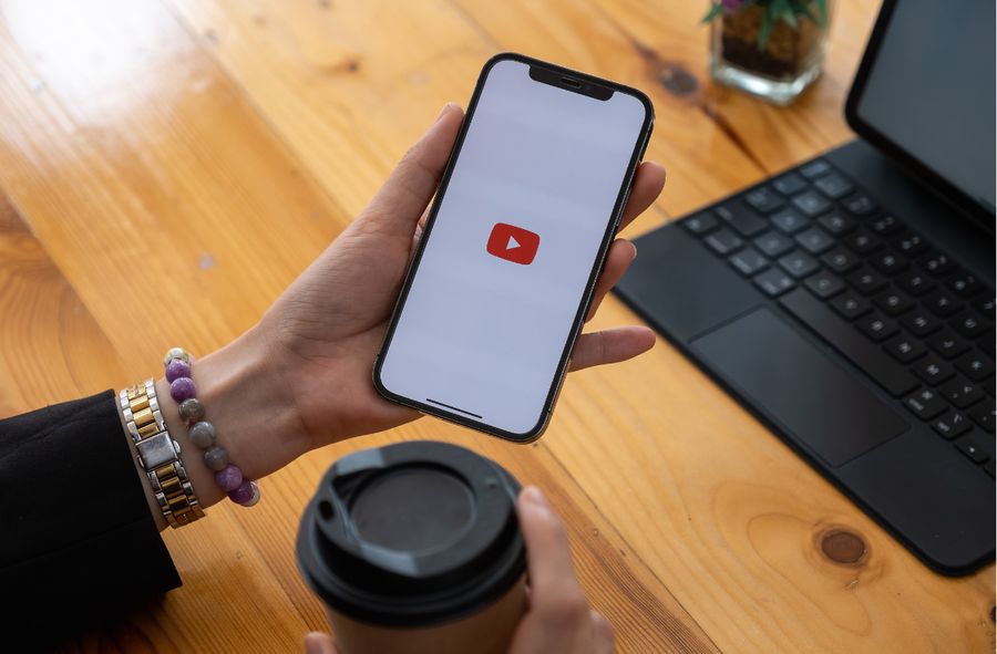 Polacy odkryli sposób na tani YouTube Premium