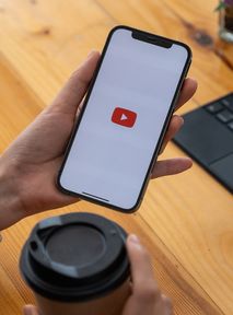 Polacy odkryli sposób na tani YouTube Premium. Zamiast 29,99 zł, płacą 8 zł