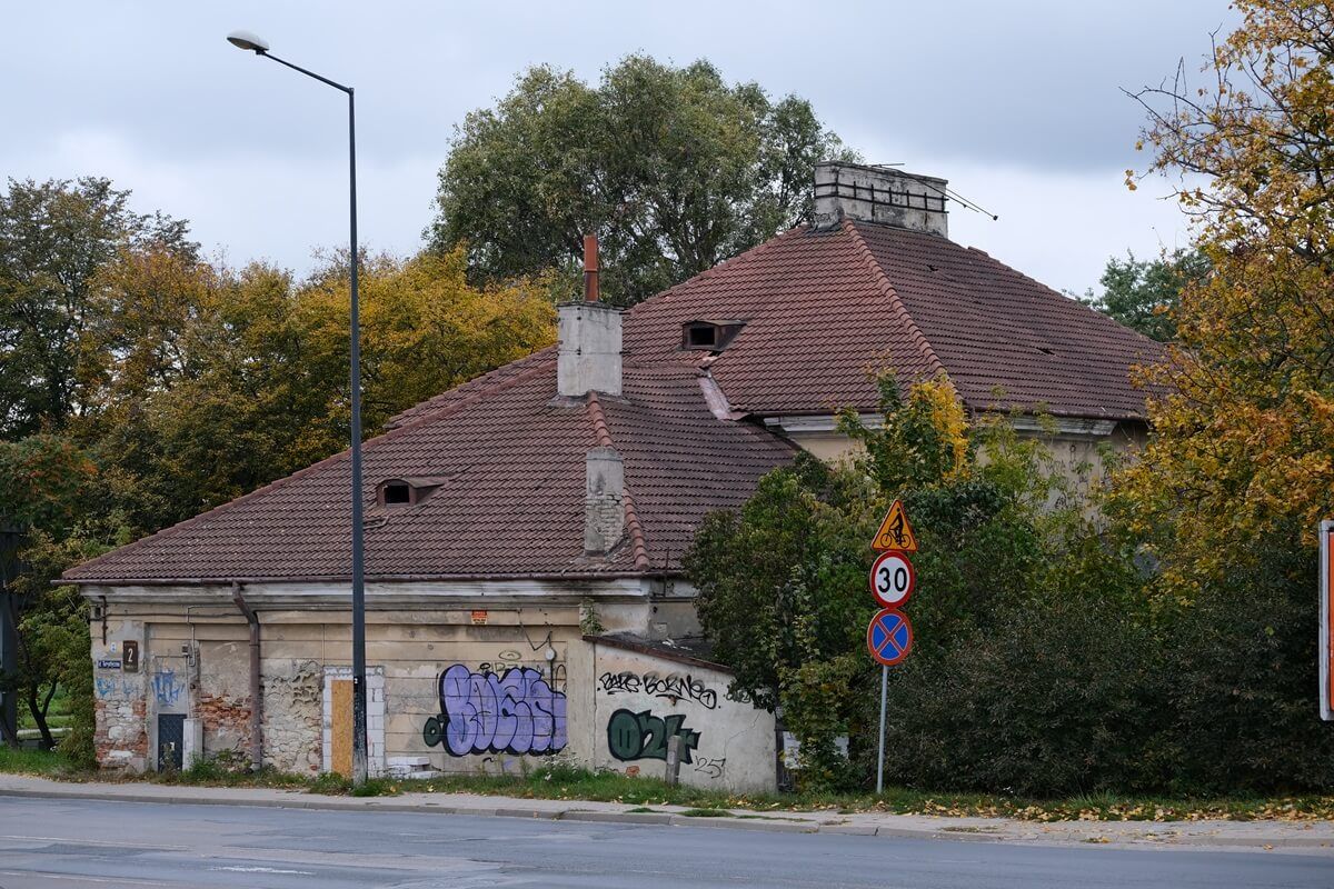 Budynek Czerwonej Karczmy przy ul. Turystycznej w Lublinie