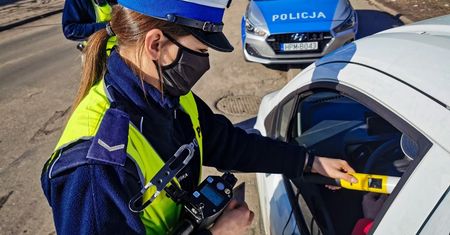 Kobieta prowadziła, mając 4,2 prom. alkoholu. Miała już zakaz kierowania